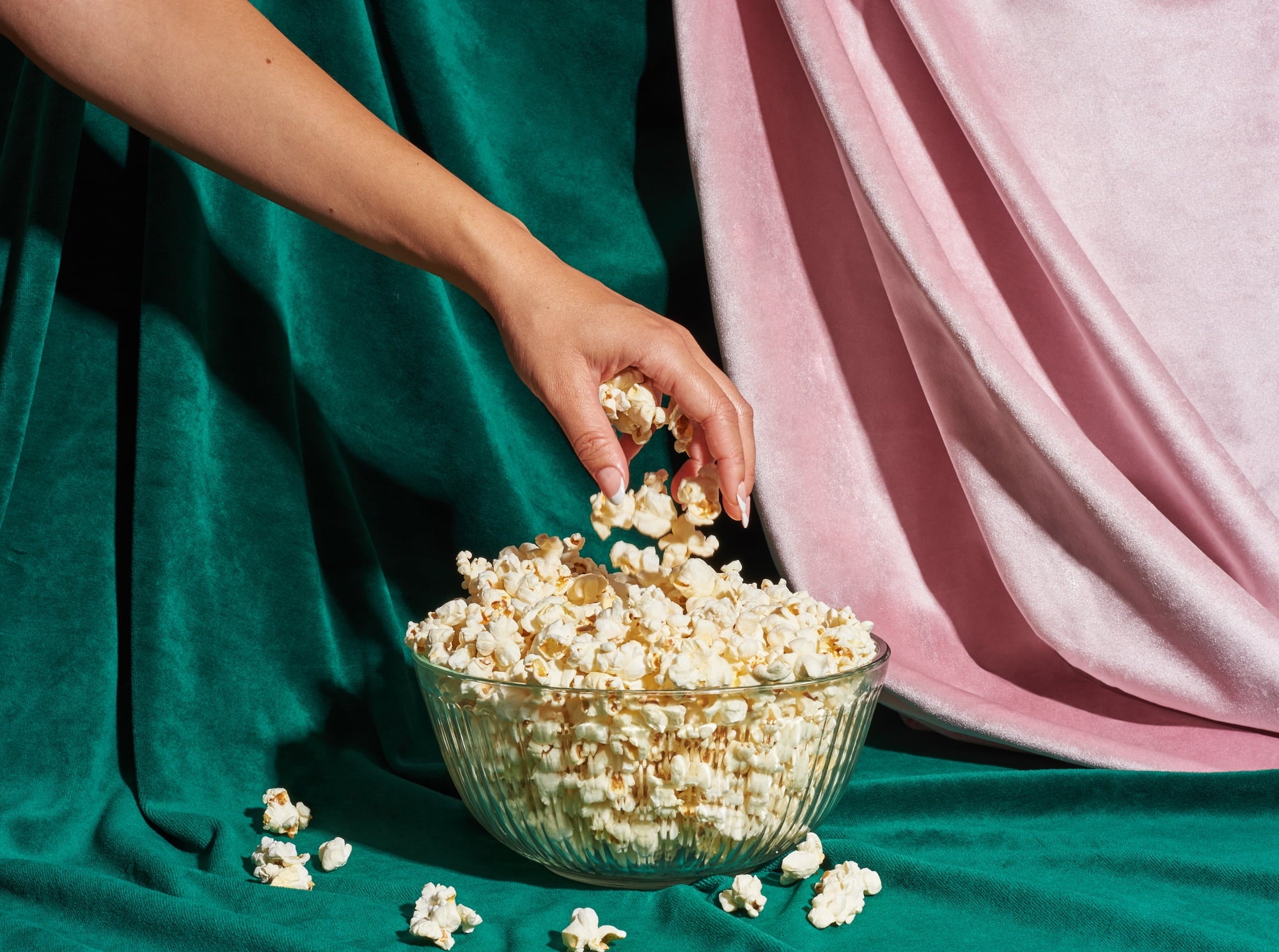 SkinnyPop Gluten-Free Sea Salt Microwave Popcorn Snack Multipack, 2.8 oz (12 count) — grocery product, view 6