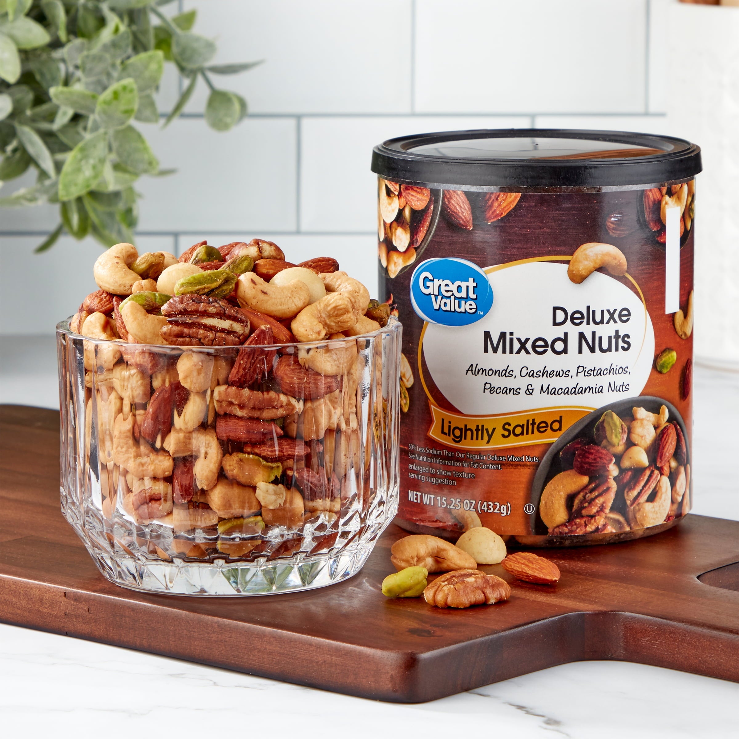 Great Value Lightly Salted, Deluxe Mixed Nuts, 15.25 oz — grocery product, view 2