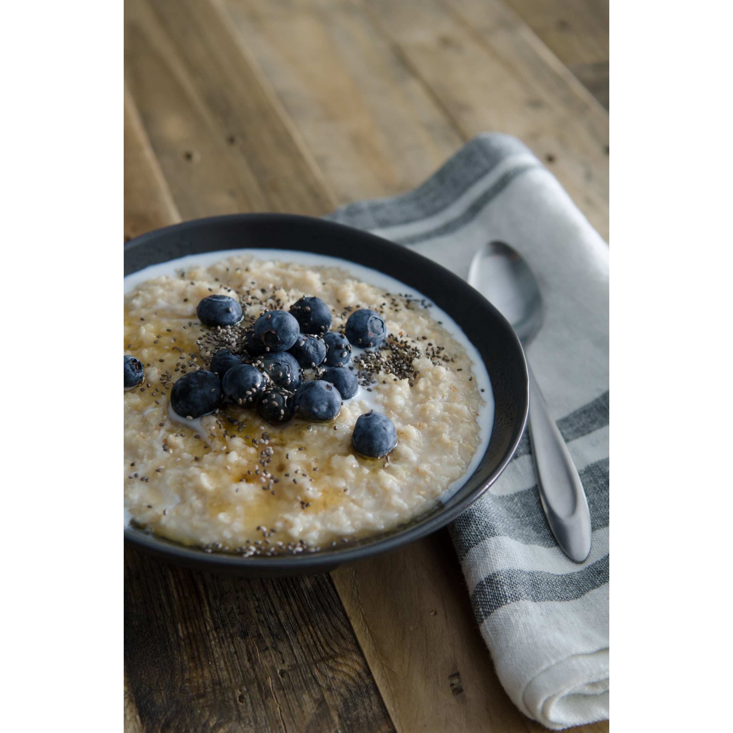 Bob's Red Mill Whole Grain Gluten Free Quick Cooking Rolled Oats - 28 oz Shelf-Stable Bag — grocery product, view 4