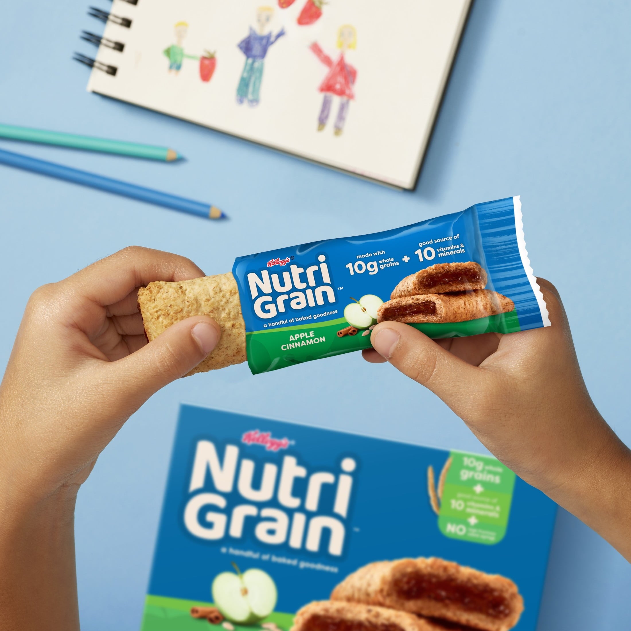 Kellogg's Nutri-Grain Apple Cinnamon Chewy Breakfast Bars, Made with 10g Whole Grains, 20.8 oz — grocery product, view 6