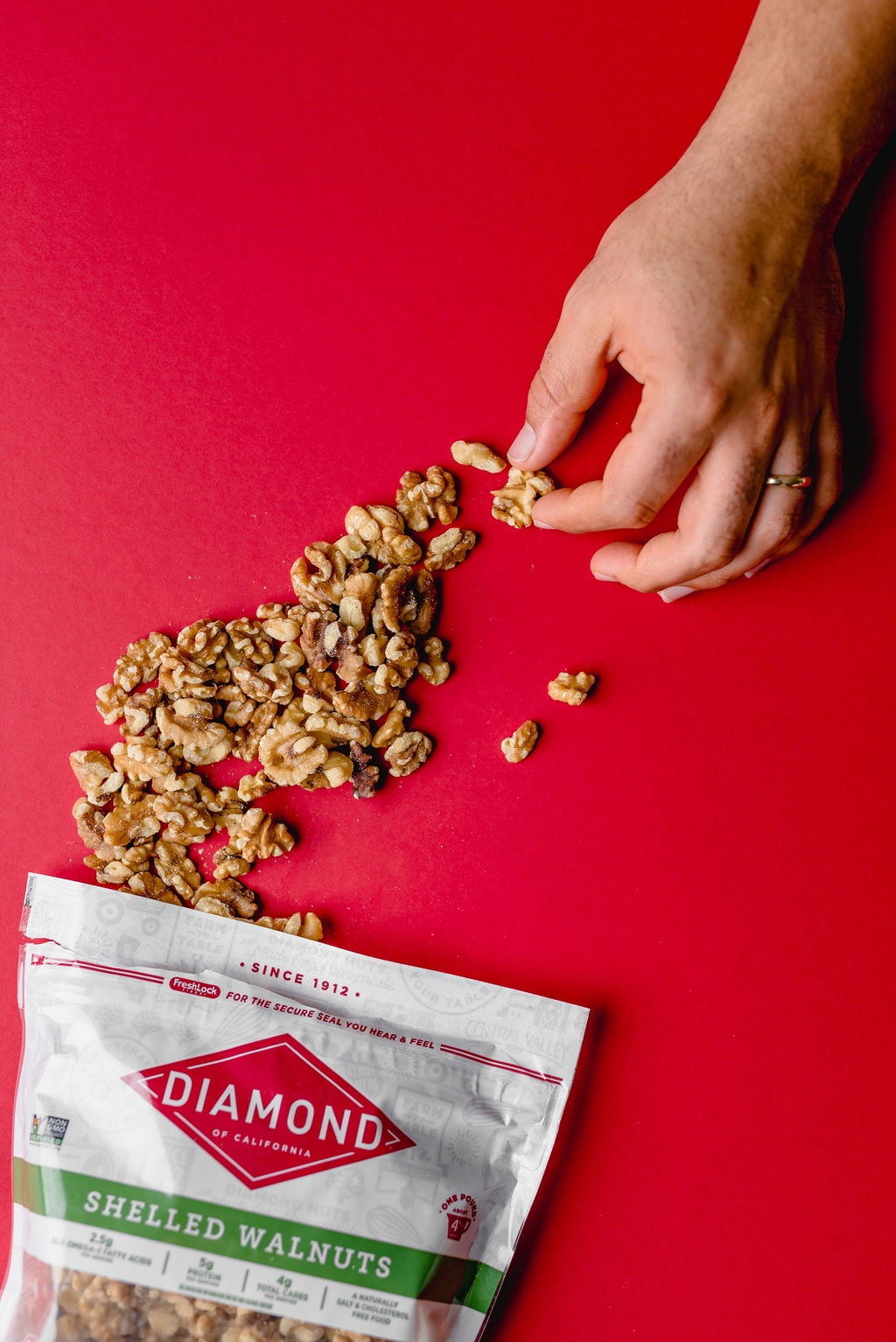 Diamond Shelled Walnuts 32 oz — grocery product, view 3