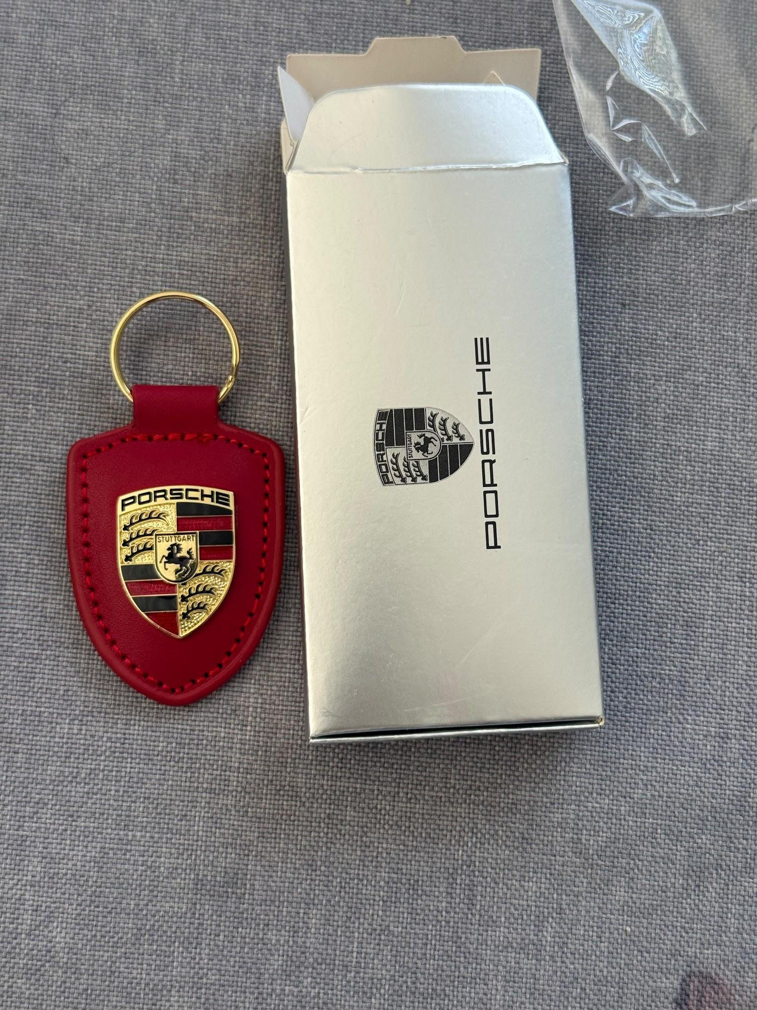 NEW GENUINE PORSCHE LEATHER CREST KEY RING FOB CHAIN BORDEAUX RED — retail product